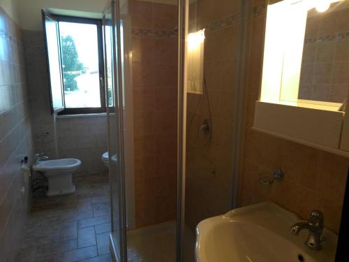 Casale Rotoloni的一间浴室