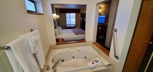 西雅图/柯克兰贝蒙特套房酒店的一间浴室