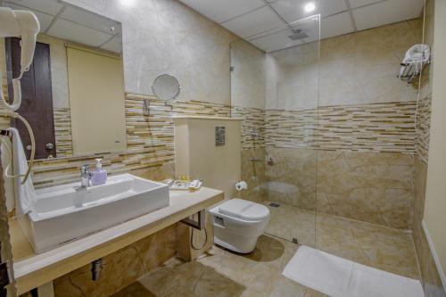 Snow Valley Resorts Shimla的一间浴室