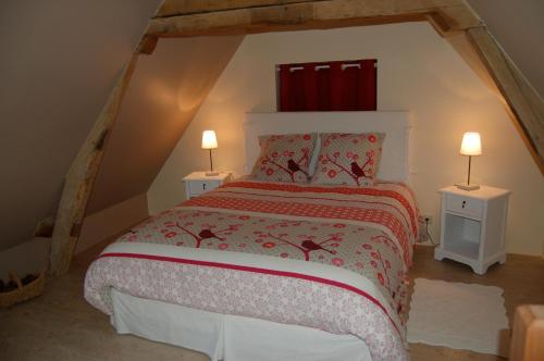 La Grange Dîmière, près de Tours客房内的一张或多张床位