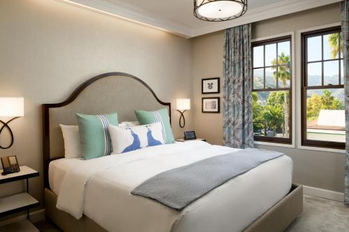 阿特沃特酒店客房内的一张或多张床位