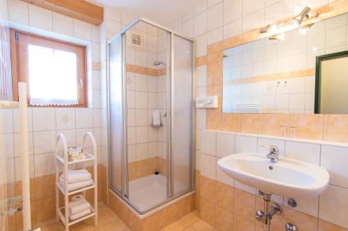 Aparthotel Ederhof的一间浴室
