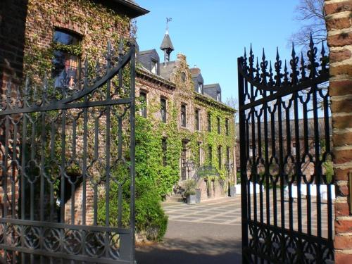 Burg Wegberg Hotel & Eventlocation picture 1