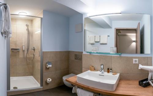 拉蓬蒙斯特广场酒店的一间浴室