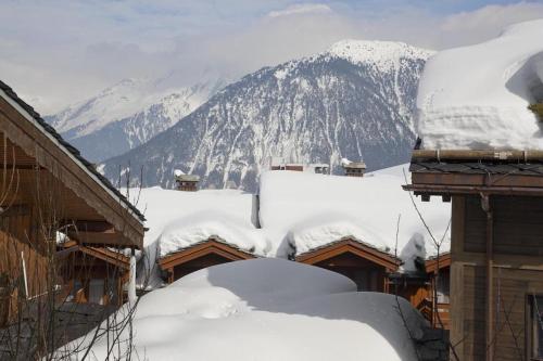 冬天的Résidence Les Chalets du Forum - Courchevel 1850