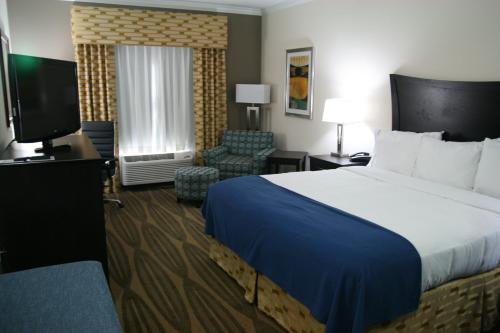科珀斯克里斯蒂 - 北智选假日酒店&套房客房内的一张或多张床位