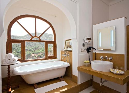 萨摩德宫殿酒店的一间浴室