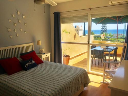 卡博皮诺Duplex-Townhouse en Marbella - vistas al mar -sea view的相册照片