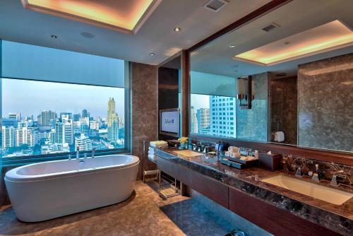 曼谷麗笙世嘉酒店 (Radisson Blu Plaza Bangkok)的一间浴室