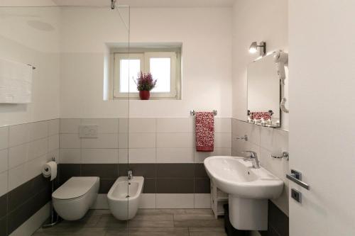 La Collinetta Apartments的一间浴室
