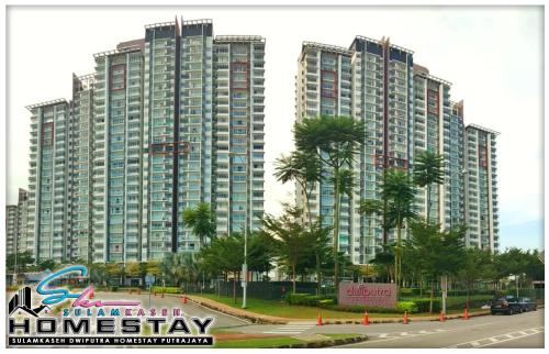 普特拉贾亚SulamKaseh Dwiputra Homestay Putrajaya With 4 Units AC, 3 Baths, WiFi & Pool View的相册照片