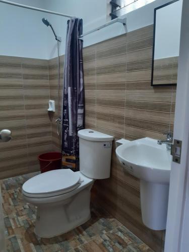 Veance Travellers Inn-Pabuas extension的一间浴室