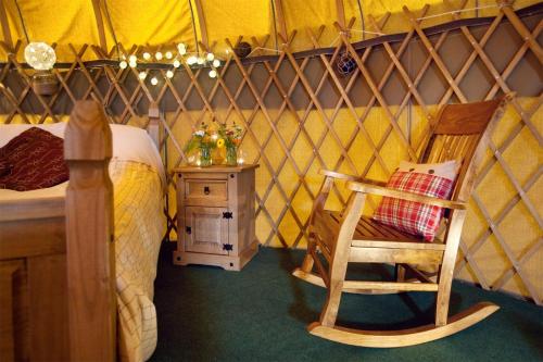 Portsalon Luxury Camping的休息区