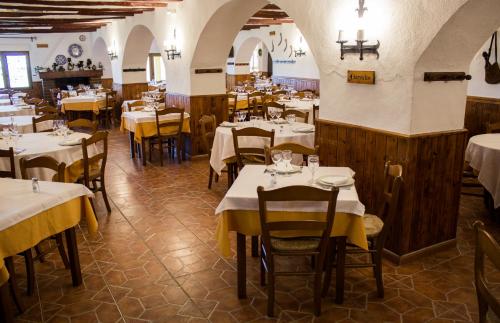 Pensión Mariola餐厅或其他用餐的地方