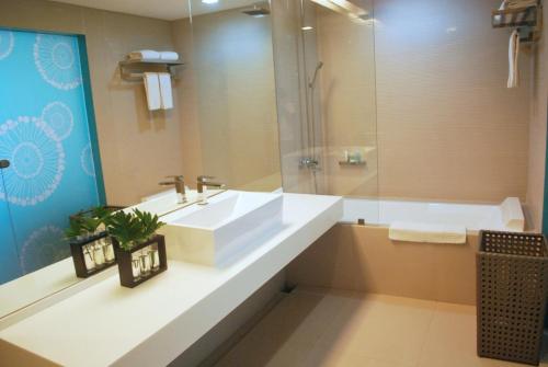 
阿斯托利亚长滩岛的一间浴室
