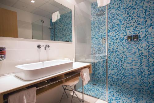 泰尔梅海滩酒店的一间浴室