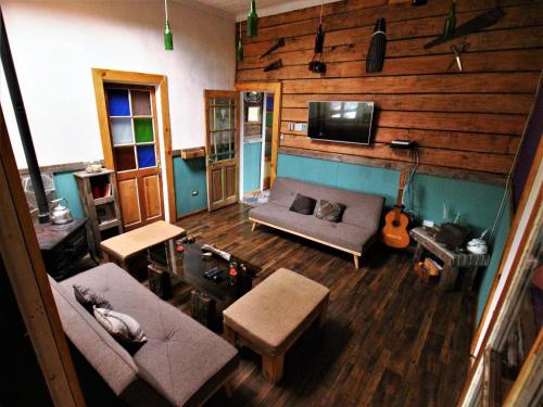 Corner Hostel Puerto Natales的休息区