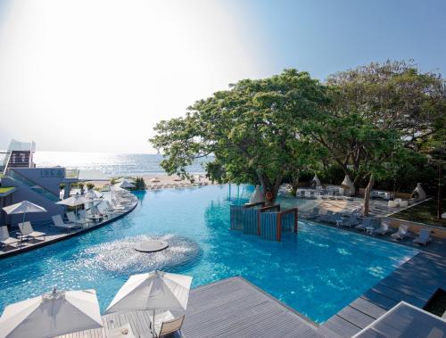 Veranda Resort & Villas Hua Hin Cha Am内部或周边的泳池
