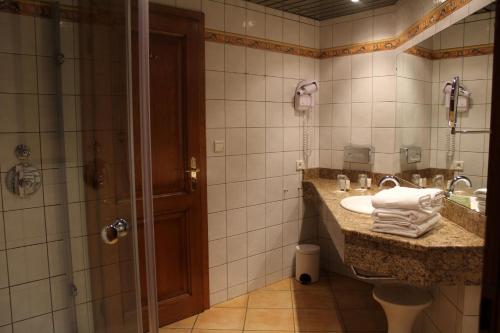 勒曼德贝格酒店的一间浴室