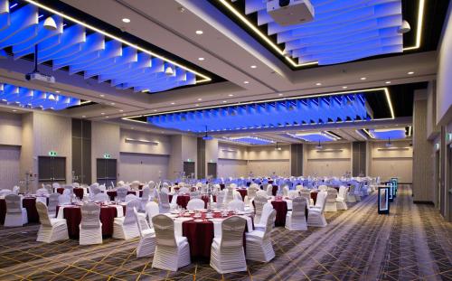 Holiday Inn Edmonton South - Evario Events, an IHG Hotel餐厅或其他用餐的地方