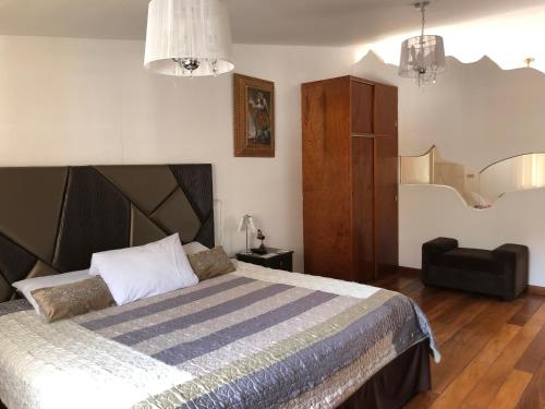Hotel de Turistas Abancay客房内的一张或多张床位
