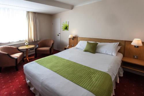 大不列颠圆屋酒店客房内的一张或多张床位