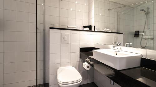 盘拉玛品质酒店的一间浴室