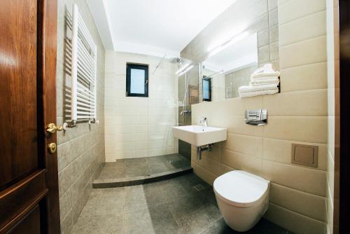 Hotel Buchenland的一间浴室
