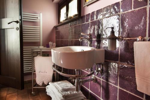 克拉利亚乡村别墅酒店的一间浴室