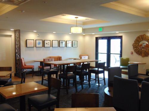 Holiday Inn Express & Suites Springville-South Provo Area, an IHG Hotel餐厅或其他用餐的地方
