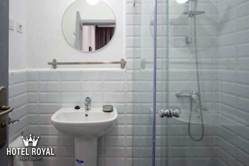 Hôtel Royal Urban Concept的一间浴室