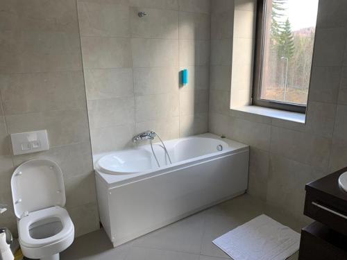 波亚纳布拉索夫TIAM Apartment Poiana Brașov D117, 3 rooms, 3 terraces, 3 bathrooms的相册照片