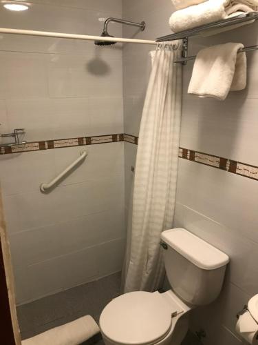 卢安科酒店的一间浴室