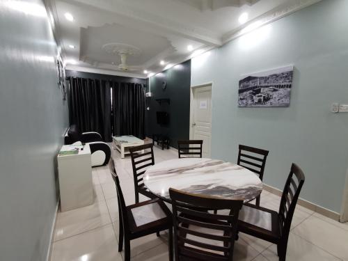 DF ZaheenulFitri Homestay (Muslim Homestay)餐厅或其他用餐的地方