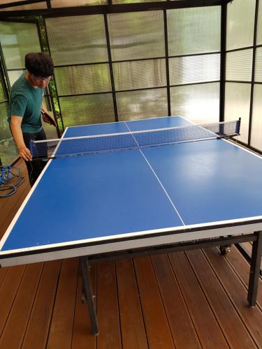Solnanggu Pension内部或周边的乒乓球设施