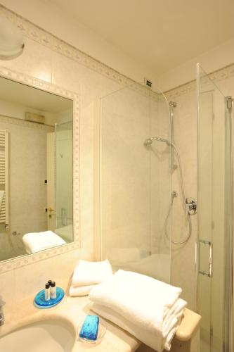 洛坎达德尔盖托酒店的一间浴室