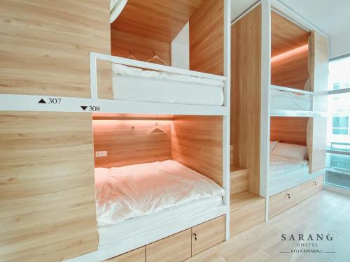 Sarang Hostel at City Centre客房内的一张或多张床位