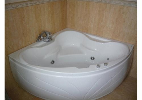 克瑞萨纳阿拉德酒店的一间浴室