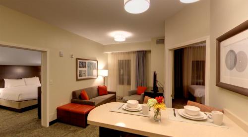 安娜堡Staybridge Suites Ann Arbor - Research Parkway, an IHG Hotel的相册照片