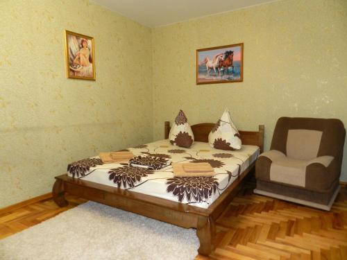 1-room Apartment on Poshtova Street 169, by GrandHome客房内的一张或多张床位