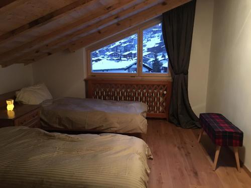 采尔马特Chalet-style Apartment with Matterhorn View的相册照片