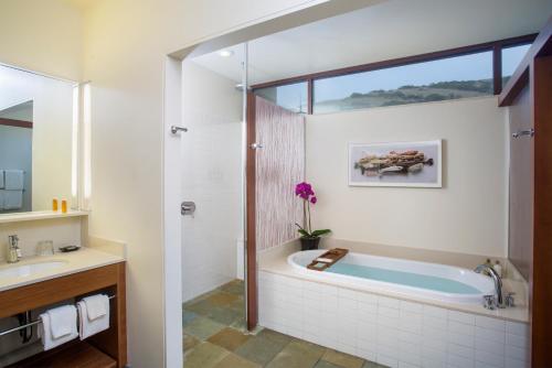 卡瓦略岬酒店的一间浴室