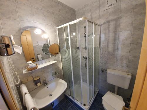 苏尔波斯特酒店的一间浴室