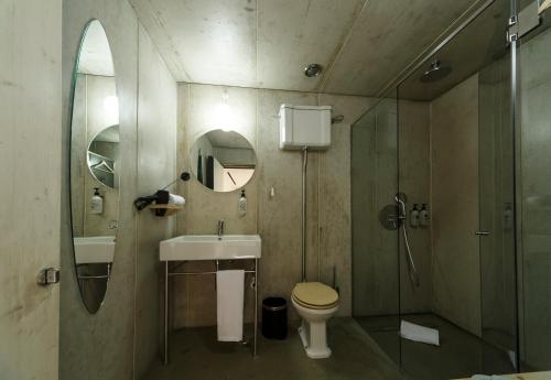 Zero Box Lodge Porto的一间浴室