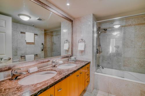 贝沙湾伯德酒店的一间浴室