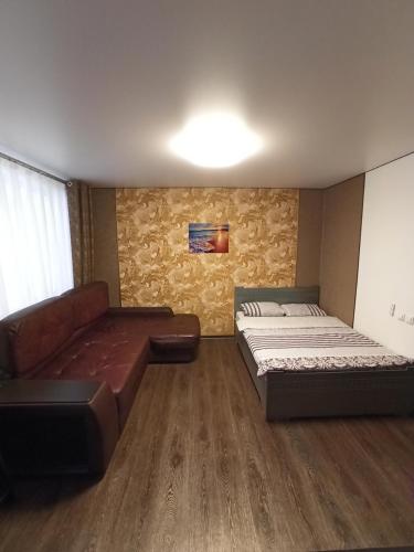 Apartment on Prospekt Shahterov 92客房内的一张或多张床位