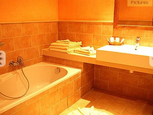 撒哈拉杜兹酒店的一间浴室