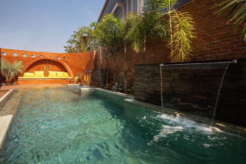 Nine Hotel Chiangmai内部或周边的泳池