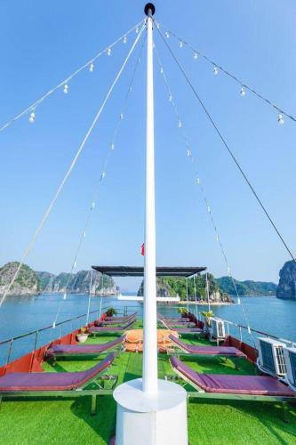 Cat Ba Bay Cruises