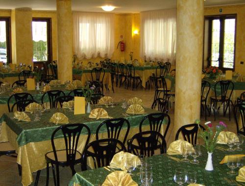Hotel Zi Marianna餐厅或其他用餐的地方